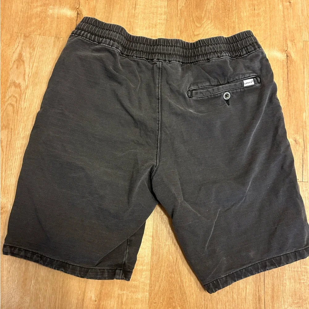 Levi’s Men Black Shorts Size Medium